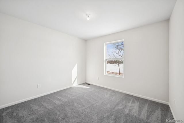 700 Knollwood Bend, Chelsea, MI 48118