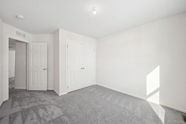 700 Knollwood Bend, Chelsea, MI 48118