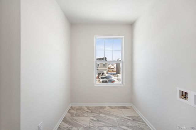 700 Knollwood Bend, Chelsea, MI 48118