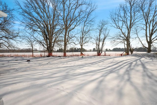 700 Knollwood Bend, Chelsea, MI 48118