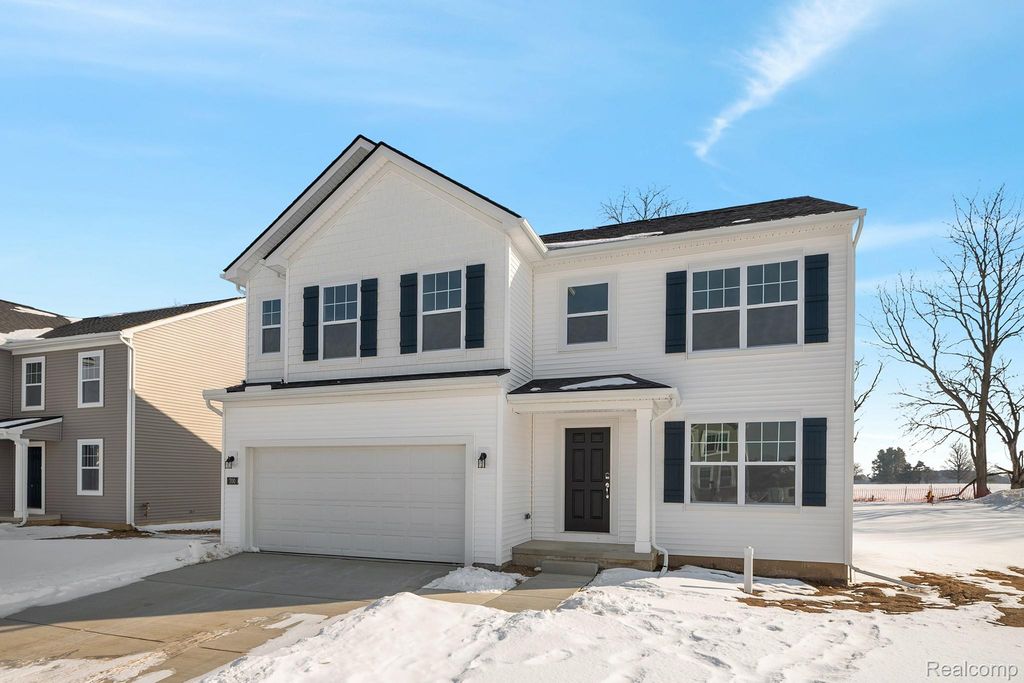 700 Knollwood Bend, Chelsea, MI 48118