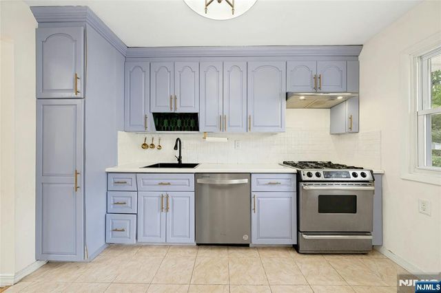 11 Meadow Street, Demarest, NJ 07627