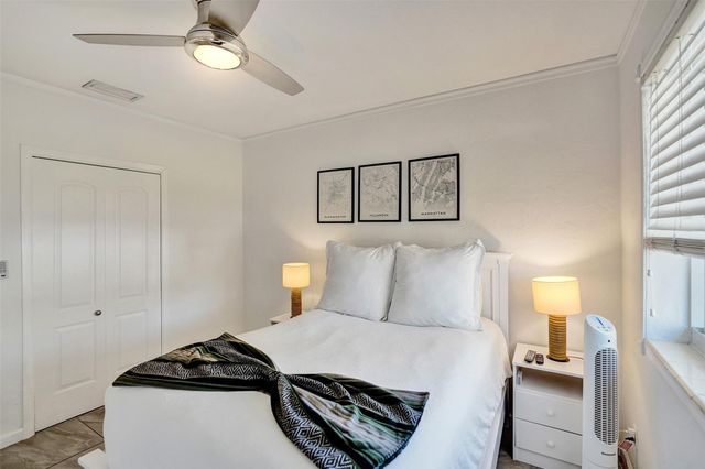 1528 NE 28th Drive, Wilton Manors, FL 33334