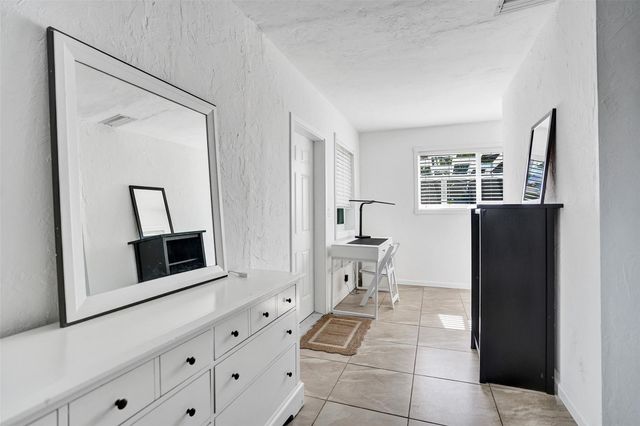 1528 NE 28th Drive, Wilton Manors, FL 33334