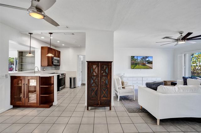 1528 NE 28th Drive, Wilton Manors, FL 33334