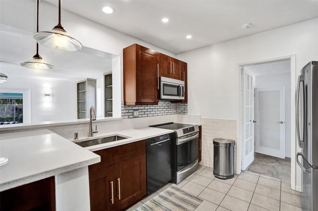 1528 NE 28th Drive, Wilton Manors, FL 33334