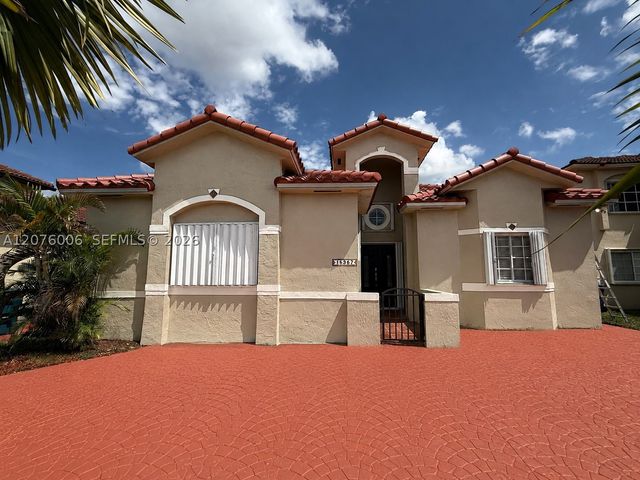 15957 SW 54th Ter, Miami, FL 33185
