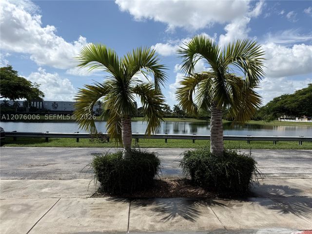 15957 SW 54th Ter, Miami, FL 33185