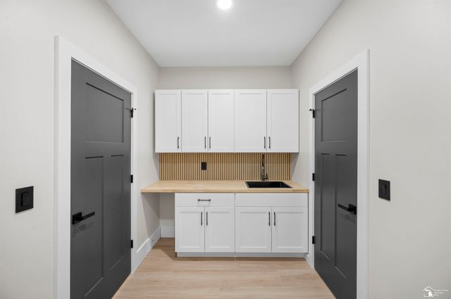 2706 S Custer Road, Monroe Twp, MI 48161