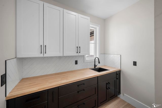 2706 S Custer Road, Monroe Twp, MI 48161