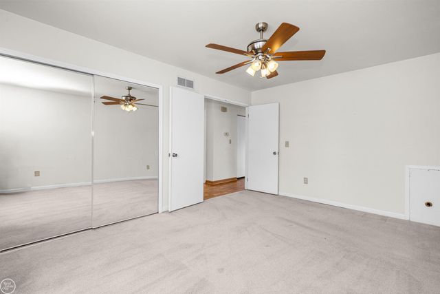 2718 Roundtree Drive, Troy, MI 48083