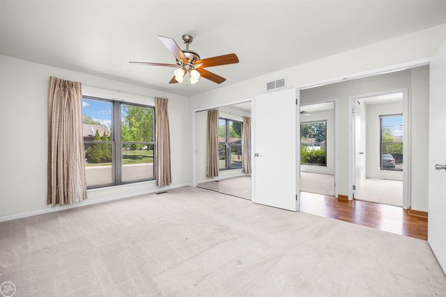 2718 Roundtree Drive, Troy, MI 48083