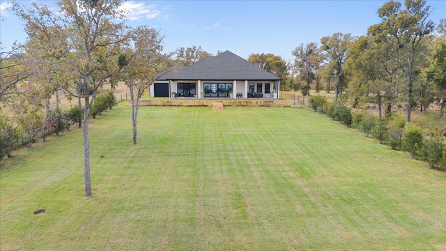 121 Diamond Point, Corsicana, TX 75109