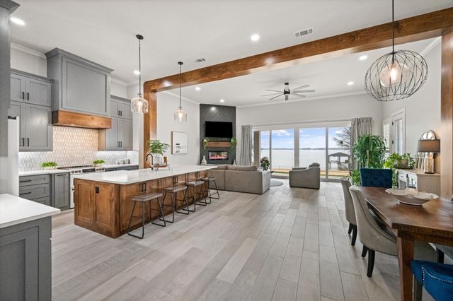 121 Diamond Point, Corsicana, TX 75109