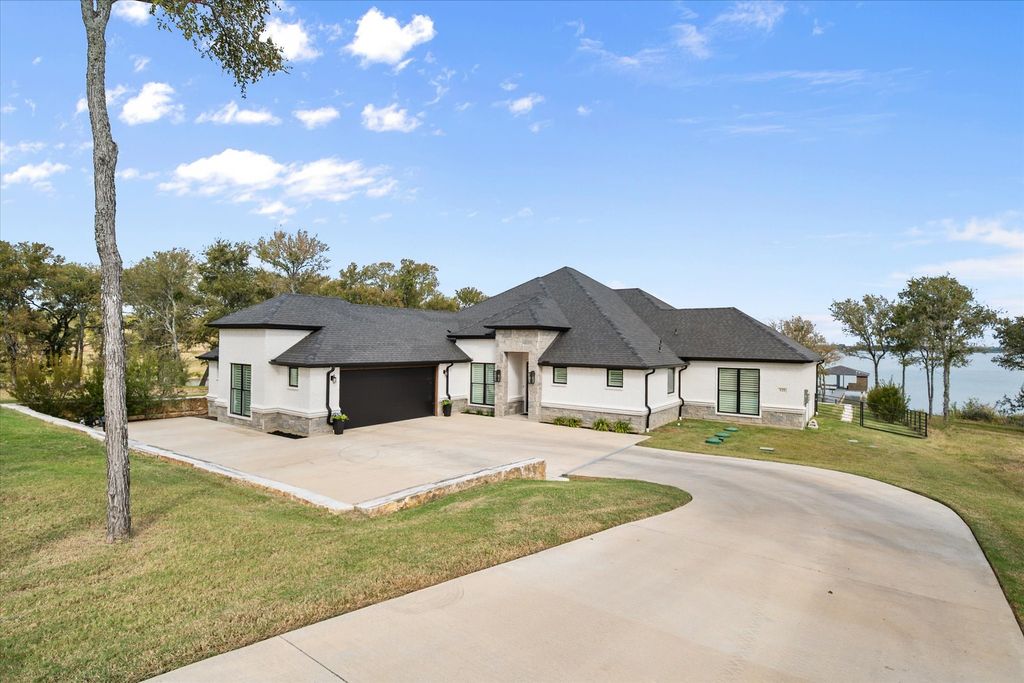 121 Diamond Point, Corsicana, TX 75109