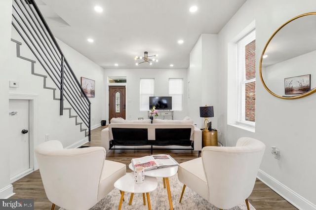 80 W SHARPNACK ST, Philadelphia, PA 19119