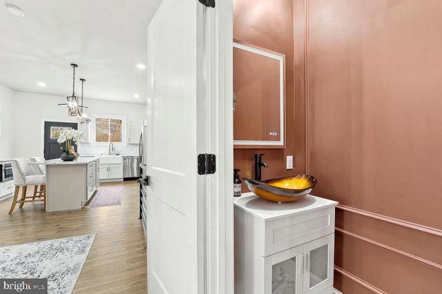 80 W SHARPNACK ST, Philadelphia, PA 19119