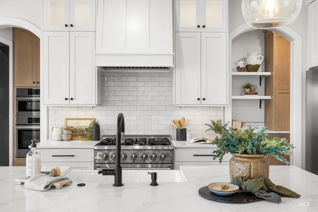 976 N Morehouse Ave, Eagle, ID 83616