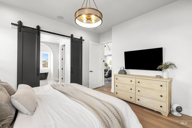 976 N Morehouse Ave, Eagle, ID 83616