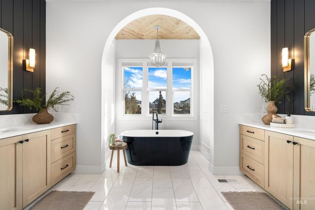 976 N Morehouse Ave, Eagle, ID 83616