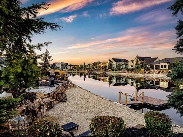 976 N Morehouse Ave, Eagle, ID 83616