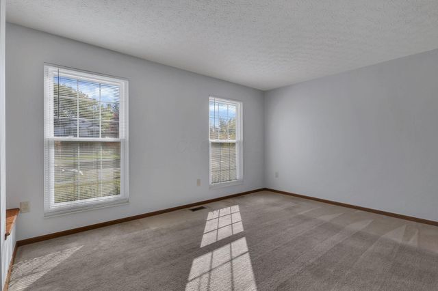 8536 Kingsley Drive, Reynoldsburg, OH 43068