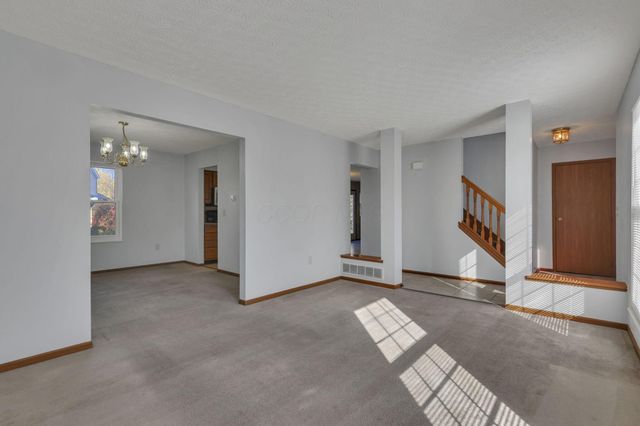 8536 Kingsley Drive, Reynoldsburg, OH 43068