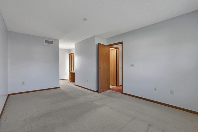 8536 Kingsley Drive, Reynoldsburg, OH 43068