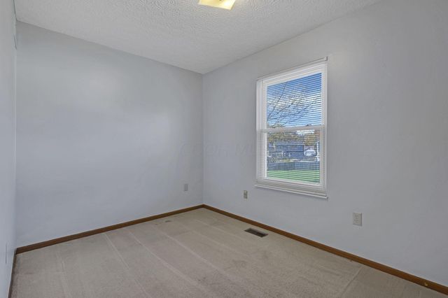 8536 Kingsley Drive, Reynoldsburg, OH 43068