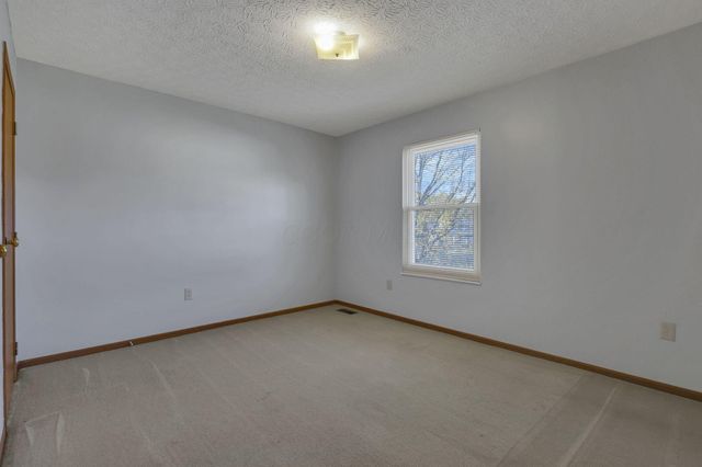 8536 Kingsley Drive, Reynoldsburg, OH 43068