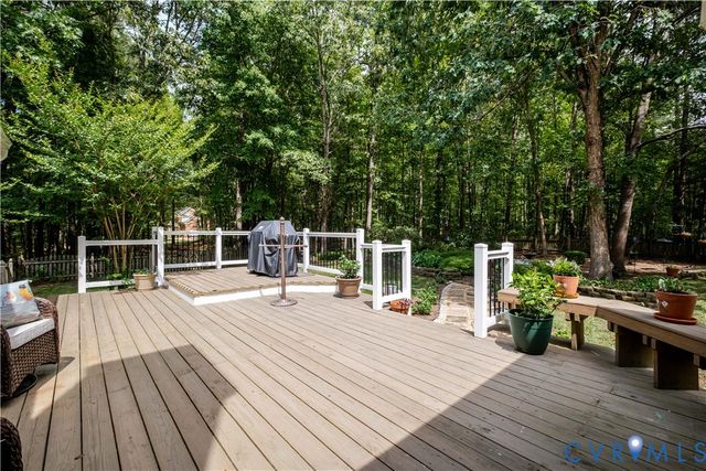 15442 Pine Green Ln, Ashland, VA 23192