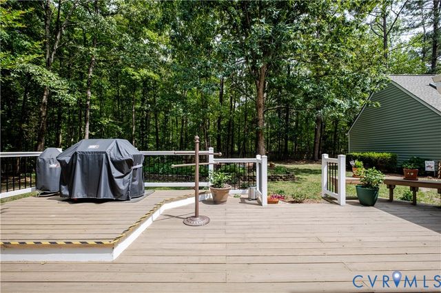 15442 Pine Green Ln, Ashland, VA 23192