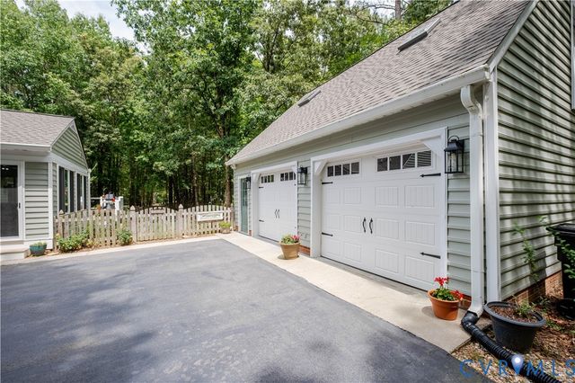 15442 Pine Green Ln, Ashland, VA 23192