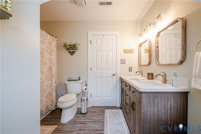 15442 Pine Green Ln, Ashland, VA 23192
