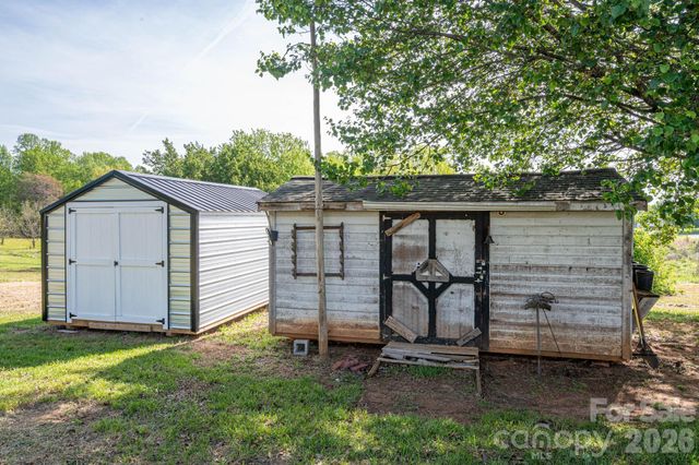 402 Wilson Drive, Lawndale, NC 28090