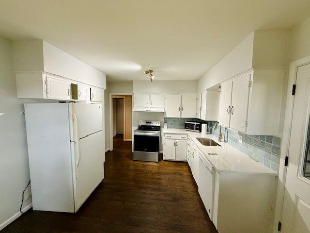 3501 Northwest Pkwy, Dallas, TX 75225