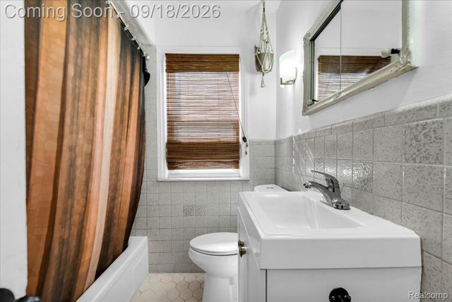 1706 Catalpa Drive, Berkley, MI 48072