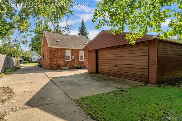1706 Catalpa Drive, Berkley, MI 48072