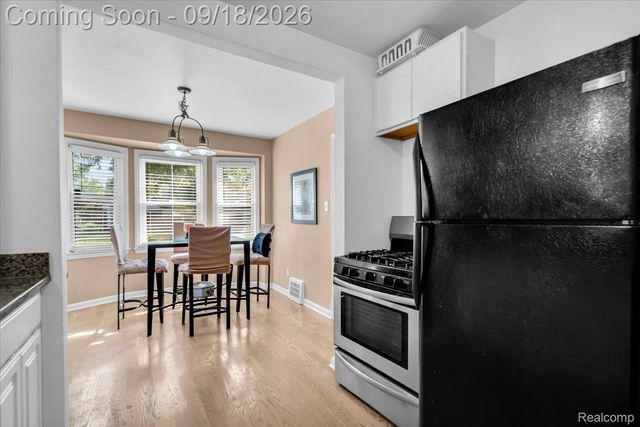1706 Catalpa Drive, Berkley, MI 48072