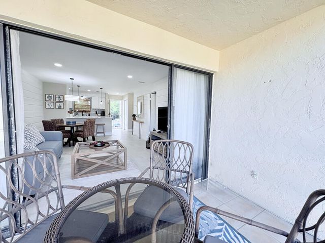 2050 Oleander Boulevard 2-205, Fort Pierce, FL 34950