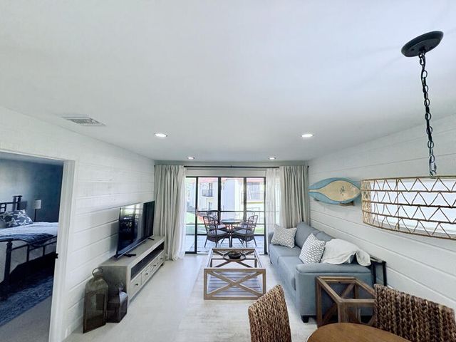 2050 Oleander Boulevard 2-205, Fort Pierce, FL 34950