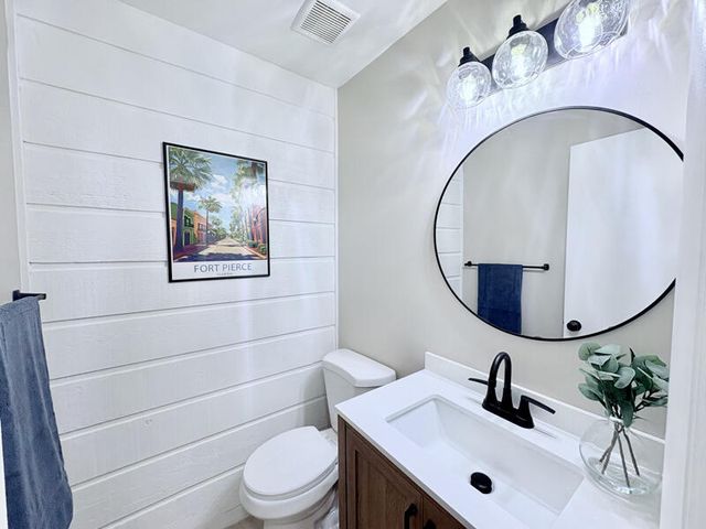 2050 Oleander Boulevard 2-205, Fort Pierce, FL 34950