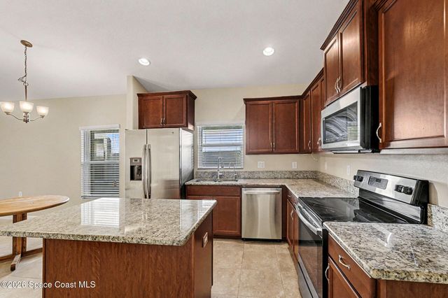 980 Dillard Drive SE, Palm Bay, FL 32909