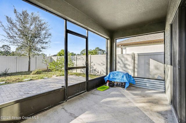980 Dillard Drive SE, Palm Bay, FL 32909