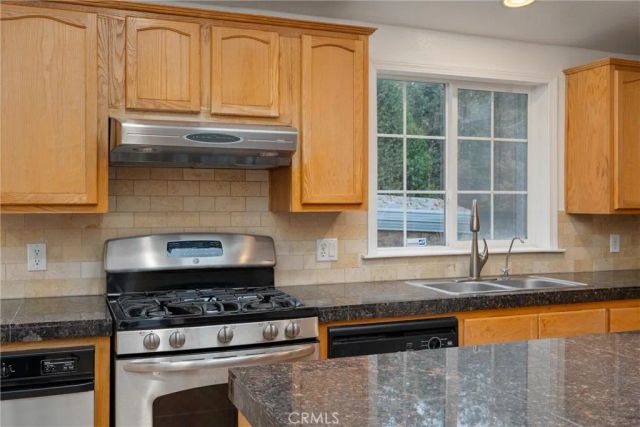 17 Weiss Hill Road, Oroville, CA 95966