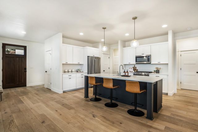 61661 Woodriver Drive 1-2, Bend, OR 97702