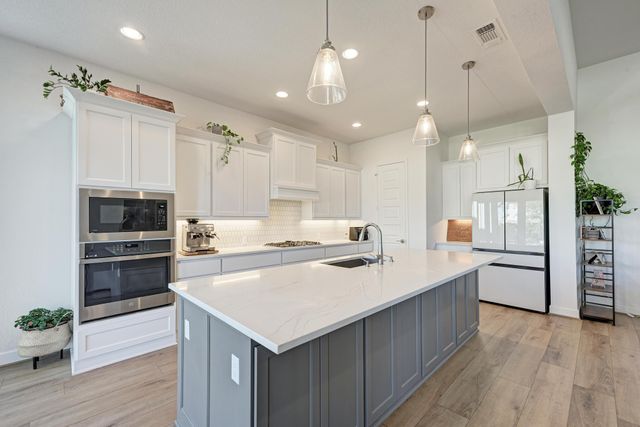 1536 Caylea Bluff LN, Georgetown, TX 78628