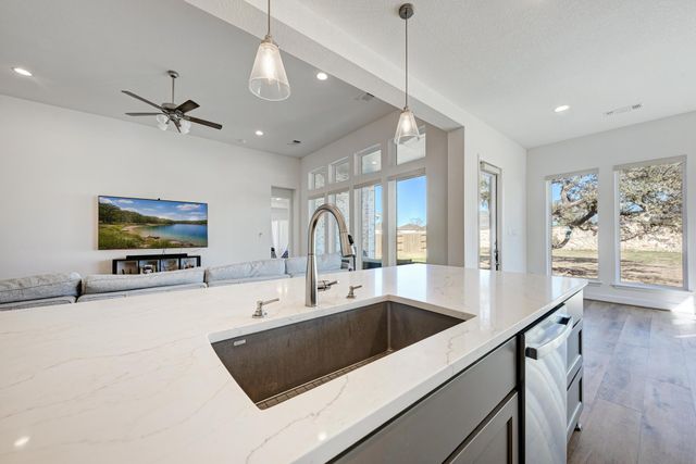 1536 Caylea Bluff LN, Georgetown, TX 78628