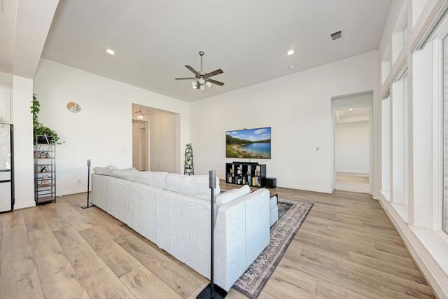 1536 Caylea Bluff LN, Georgetown, TX 78628