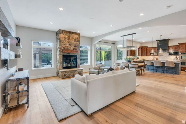 127 W WINDSONG, Pleasant Grove, UT 84062